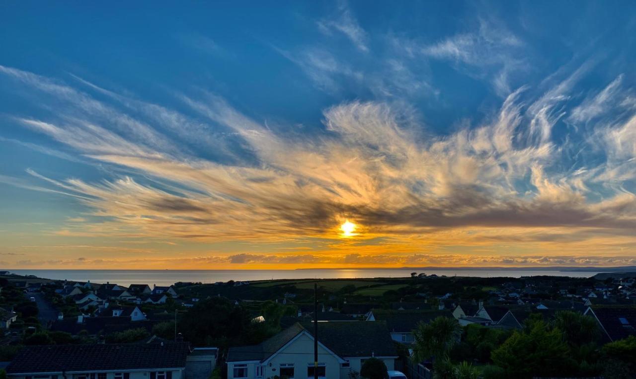 The Mounts Bay Inn Mullion Exteriör bild