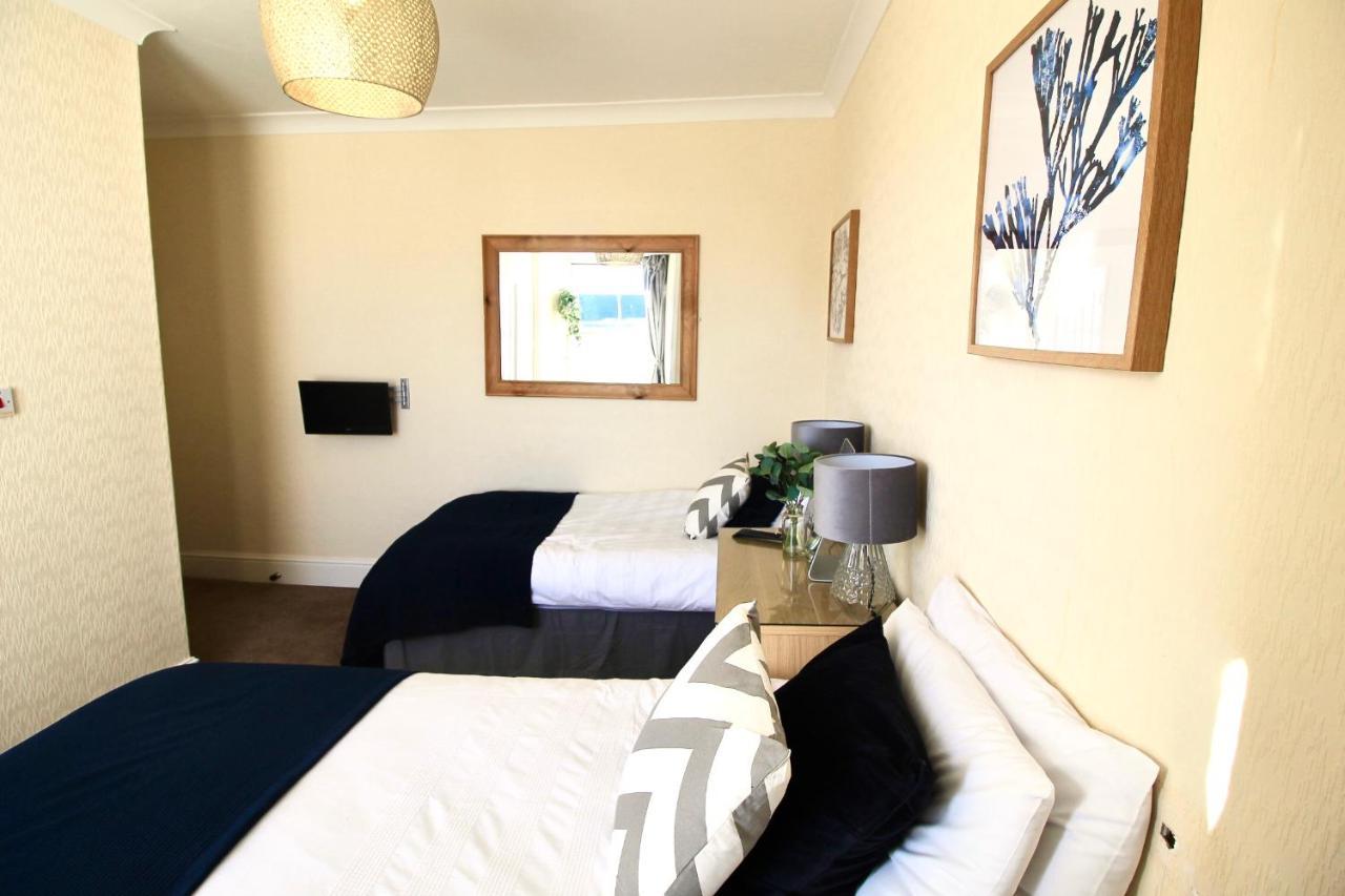 The Mounts Bay Inn Mullion Exteriör bild