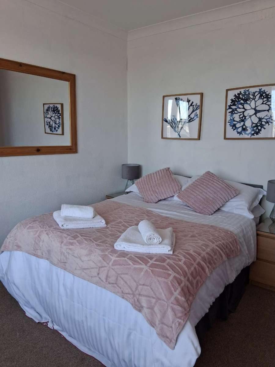 The Mounts Bay Inn Mullion Exteriör bild