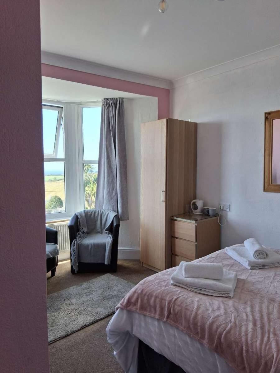 The Mounts Bay Inn Mullion Exteriör bild